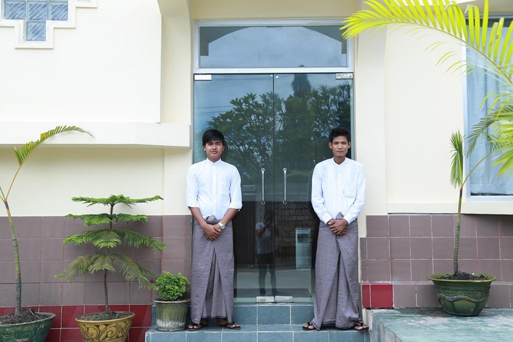 Kh Hotel , Kokkine Yangon Extérieur photo